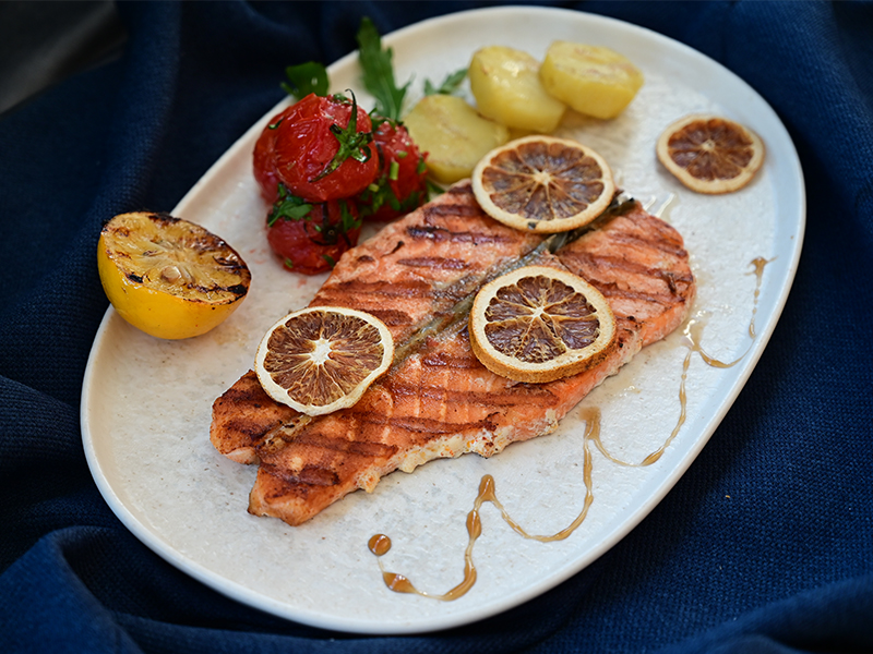 94) Salmon (Grilled/Pan Fried) 